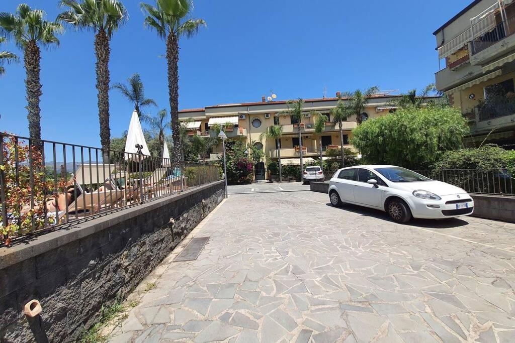 Appartement Sicilia, Mansarda Le Due Terrazze à Mascali Extérieur photo